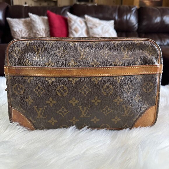Authentic Louis Vuitton Monogram Compiegne 28 Clutch/Toiletry Bag - Picture 3 of 14